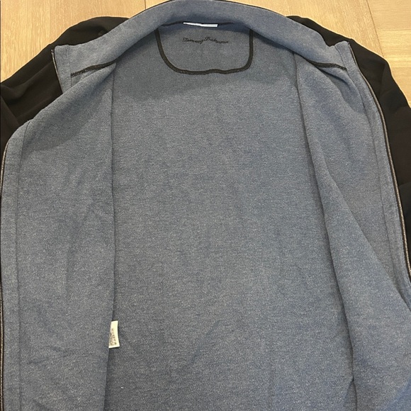 Tommy‎ Bahama Men's Black Zip-Up Sweater - Picture 3 of 3